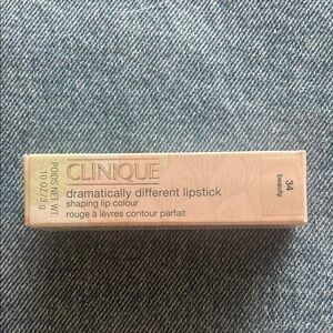 Clinique Dramatically Different Lipstick - Beauty